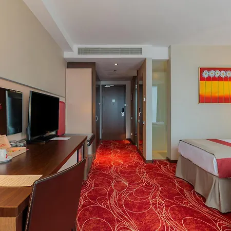 Ramada 4*