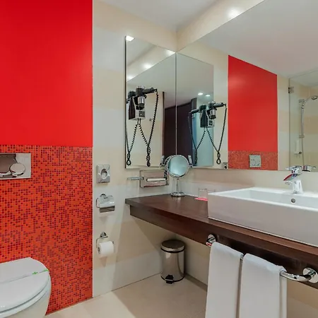 Ramada 4*