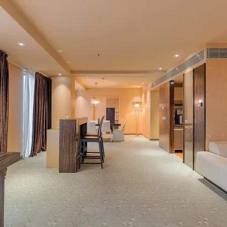 Ramada Otel